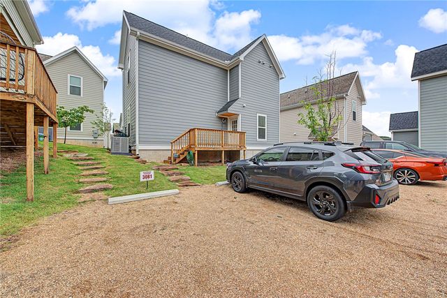 3075 W Tulsa Street, Fayetteville, AR 72704