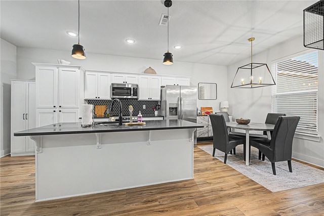 3075 W Tulsa Street, Fayetteville, AR 72704