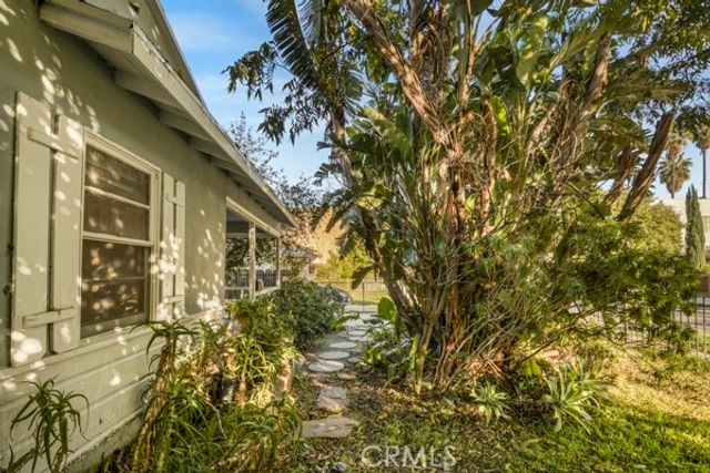 14153 Tiara Street, Van Nuys, CA 91401