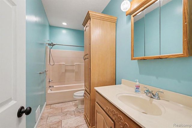 16057 Murray Road, Byron, MI 48418