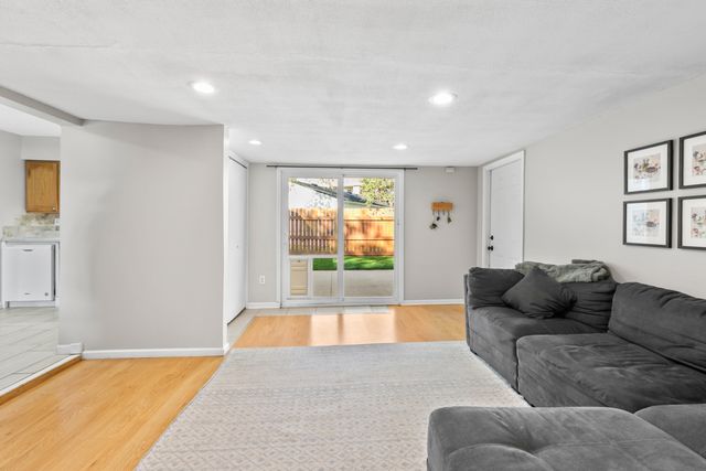 3100 WAKEMAN Drive, Council Bluffs, IA 51501