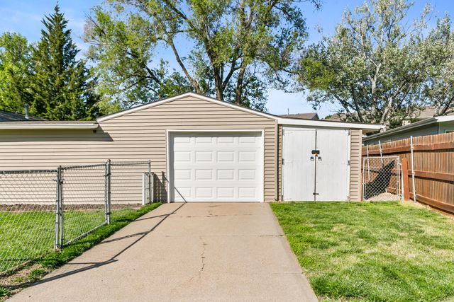 3100 WAKEMAN Drive, Council Bluffs, IA 51501
