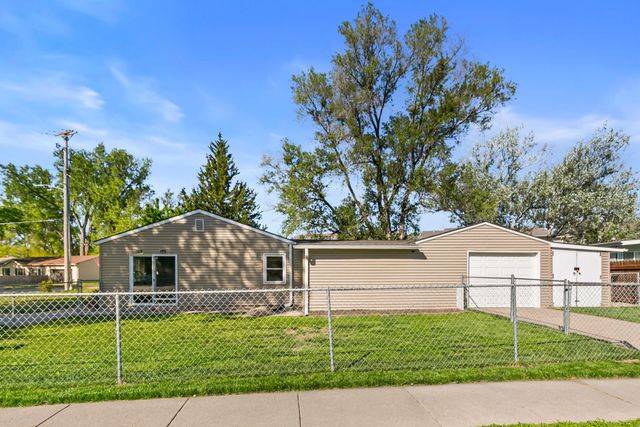 3100 WAKEMAN Drive, Council Bluffs, IA 51501