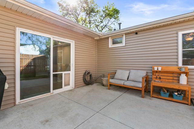 3100 WAKEMAN Drive, Council Bluffs, IA 51501