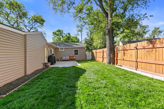 3100 WAKEMAN Drive, Council Bluffs, IA 51501