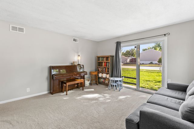 3100 WAKEMAN Drive, Council Bluffs, IA 51501