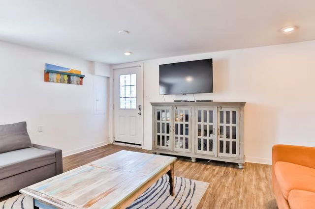 2424 38th Street, Galveston, TX 77550