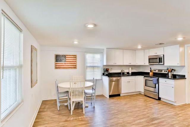 2424 38th Street, Galveston, TX 77550