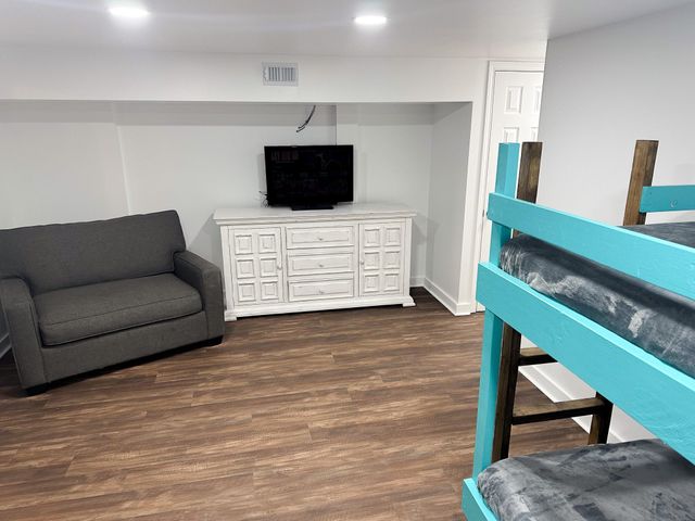 2424 38th Street, Galveston, TX 77550