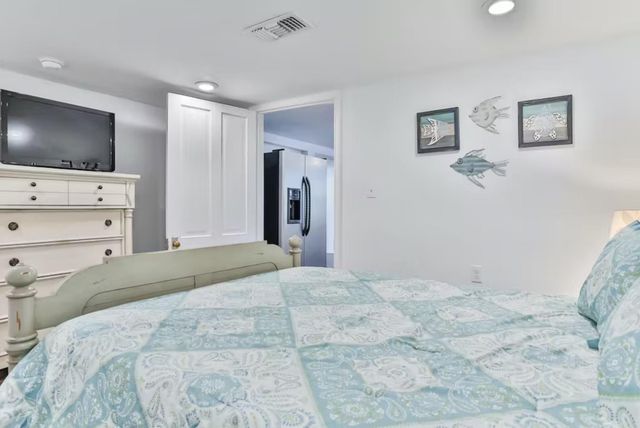 2424 38th Street, Galveston, TX 77550