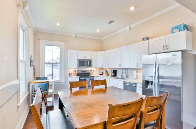 2424 38th Street, Galveston, TX 77550