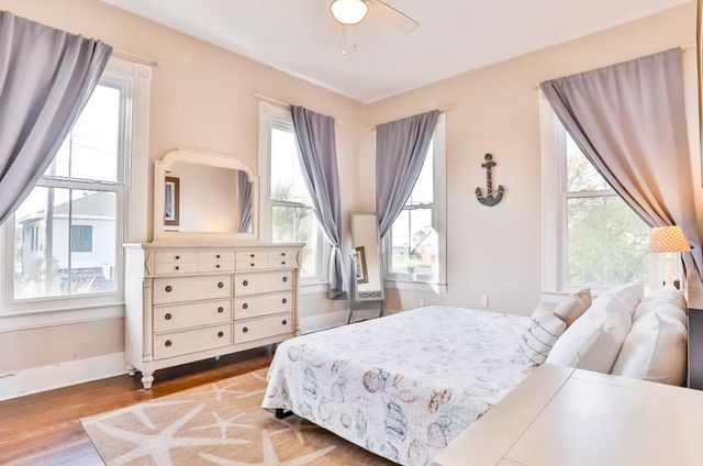 2424 38th Street, Galveston, TX 77550