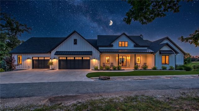 8837 Castleberry Way, Rogers, AR 72756