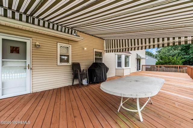 296 Betsy Ross Drive, Freehold, NJ 07728