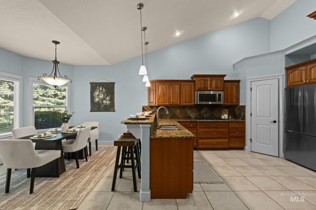 4946 N Villa Ridge Way, Boise, ID 83703