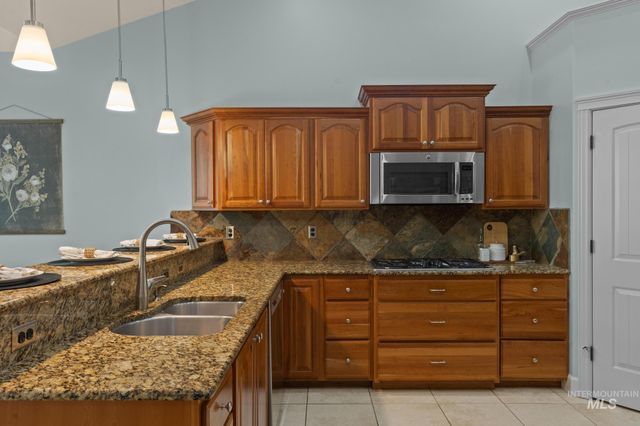 4946 N Villa Ridge Way, Boise, ID 83703