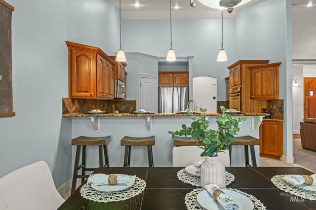 4946 N Villa Ridge Way, Boise, ID 83703