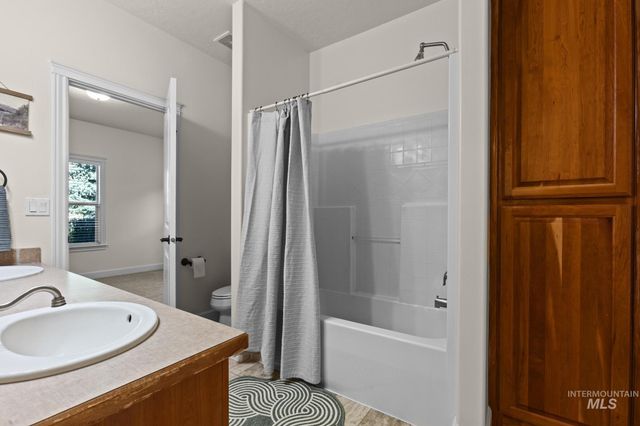 4946 N Villa Ridge Way, Boise, ID 83703