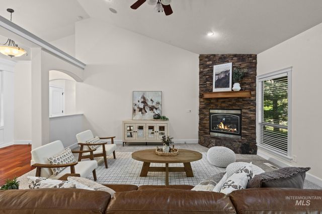 4946 N Villa Ridge Way, Boise, ID 83703