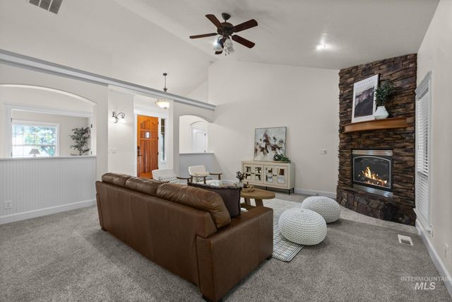 4946 N Villa Ridge Way, Boise, ID 83703