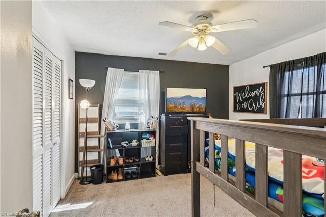 660 S Peace Haven Road, Winston-salem, NC 27103