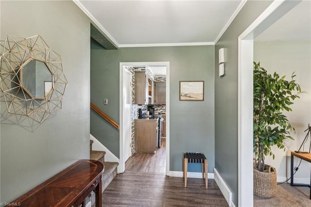 660 S Peace Haven Road, Winston-salem, NC 27103