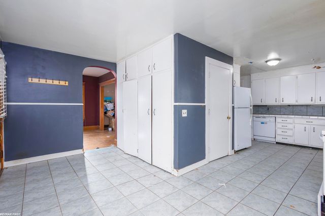 24 Grand Ave Avenue, Mt Clemens, MI 48043