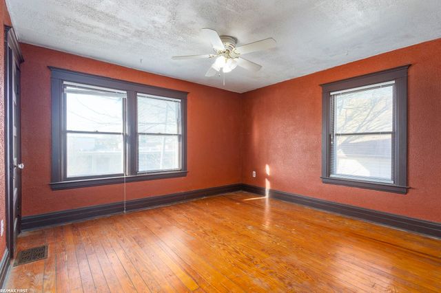 24 Grand Ave Avenue, Mt Clemens, MI 48043