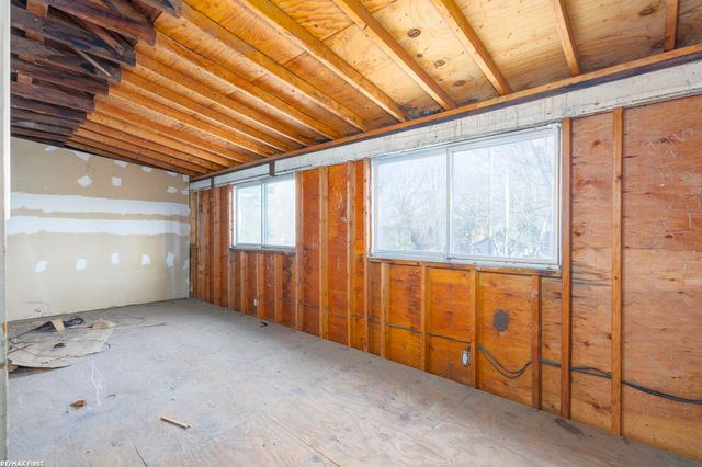 24 Grand Ave Avenue, Mt Clemens, MI 48043