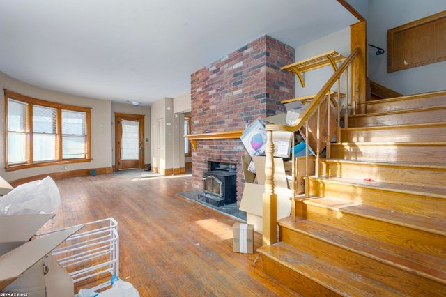 24 Grand Ave Avenue, Mt Clemens, MI 48043