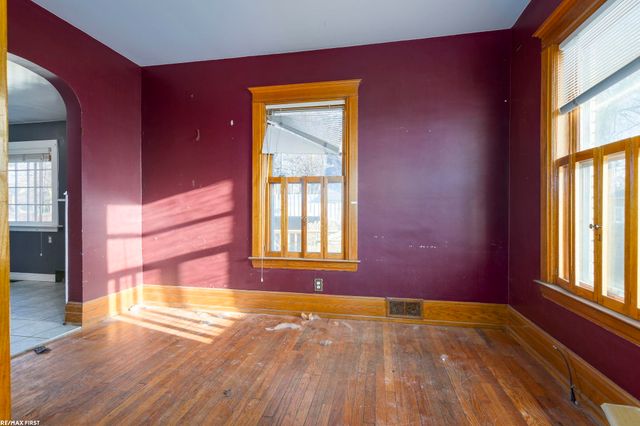 24 Grand Ave Avenue, Mt Clemens, MI 48043