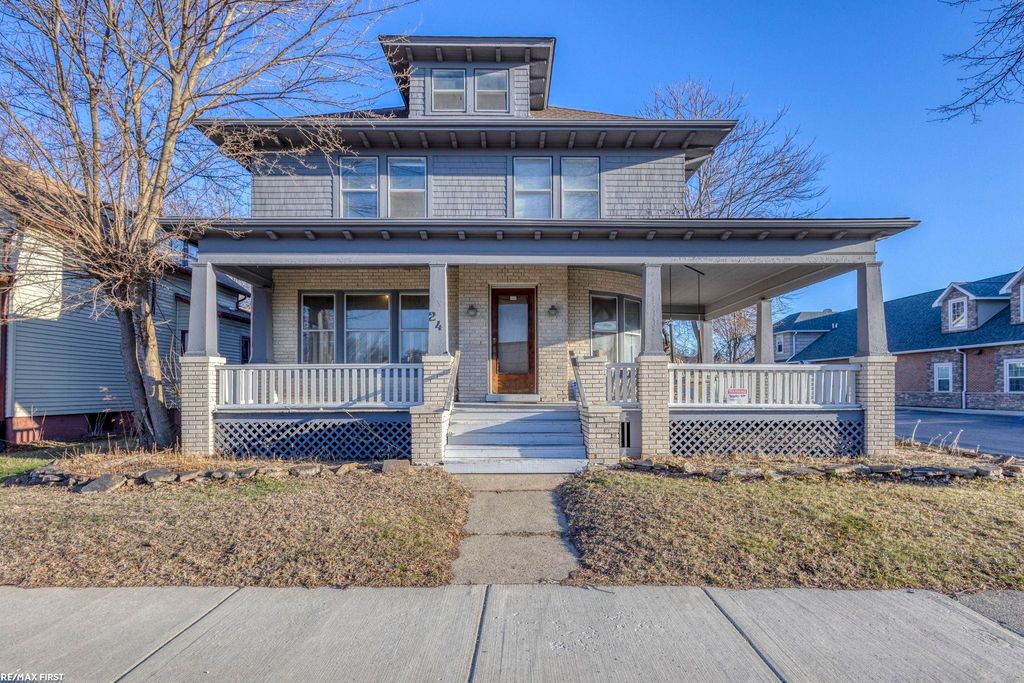 24 Grand Ave Avenue, Mt Clemens, MI 48043