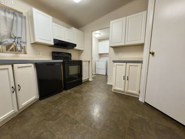 98041 HALLWAY Rd 26, Brookings, OR 97415