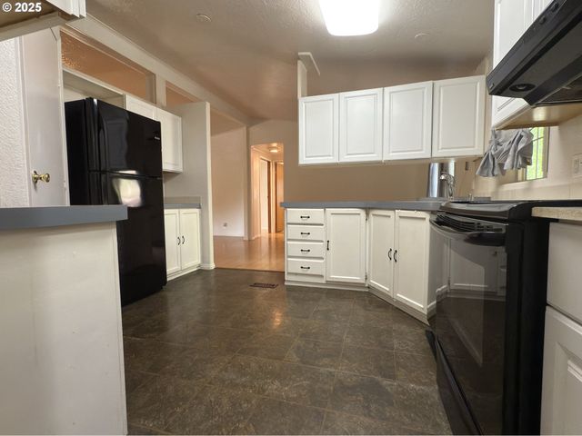 98041 HALLWAY Rd 26, Brookings, OR 97415