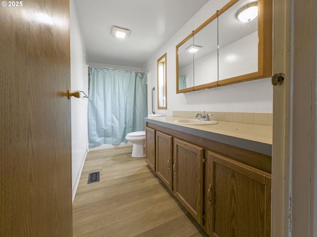 98041 HALLWAY Rd 26, Brookings, OR 97415