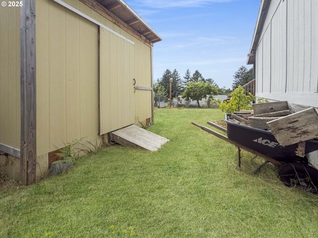 98041 HALLWAY Rd 26, Brookings, OR 97415