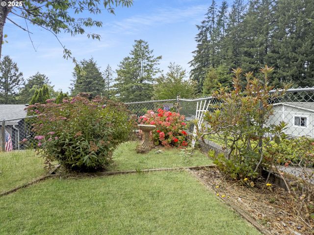 98041 HALLWAY Rd 26, Brookings, OR 97415