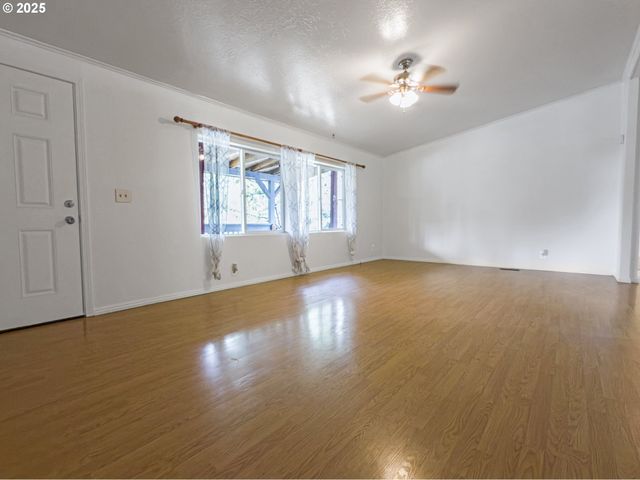 98041 HALLWAY Rd 26, Brookings, OR 97415