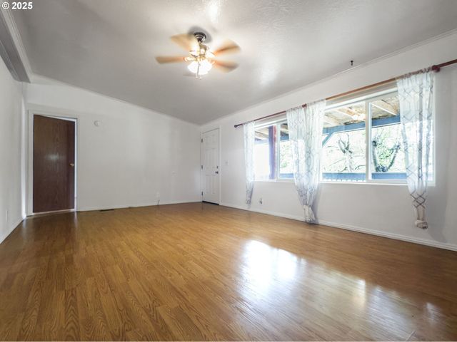 98041 HALLWAY Rd 26, Brookings, OR 97415