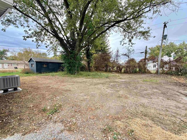 579 NW 3rd Street, Linton, IN 47441