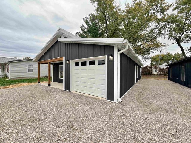579 NW 3rd Street, Linton, IN 47441