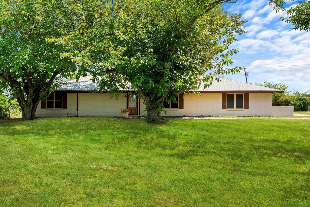 9832 County Road 540, Lavon, TX 75166
