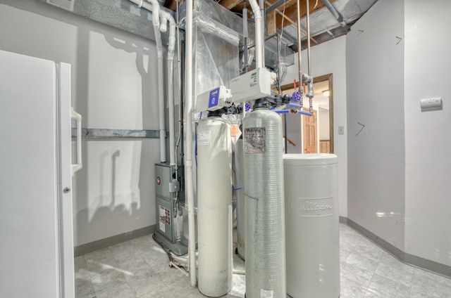 S94W35101 Crestfield COURT, Eagle, WI 53119