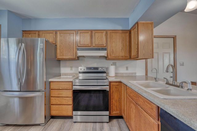 S94W35101 Crestfield COURT, Eagle, WI 53119