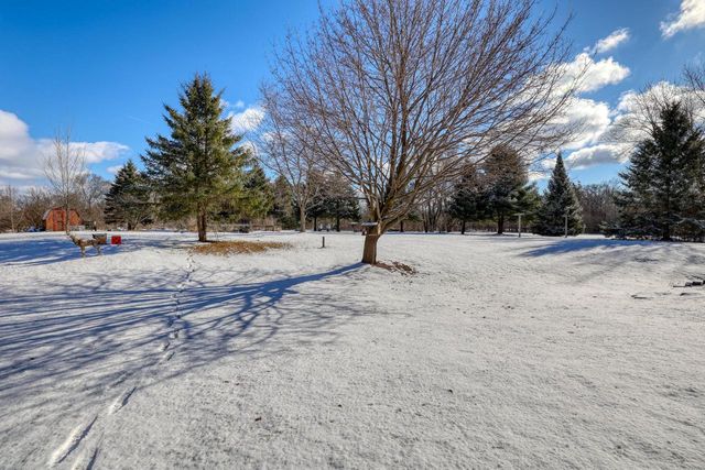 S94W35101 Crestfield COURT, Eagle, WI 53119