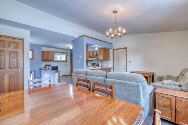 S94W35101 Crestfield COURT, Eagle, WI 53119