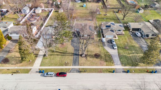 987 Lakewood Drive, Bartlett, IL 60103