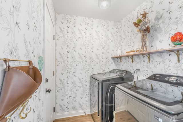 987 Lakewood Drive, Bartlett, IL 60103