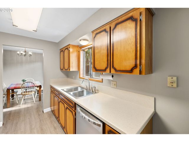 5590 Sw 182ND Ave, Aloha, OR 97078