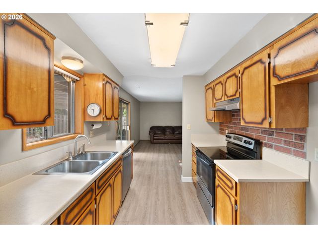 5590 Sw 182ND Ave, Aloha, OR 97078